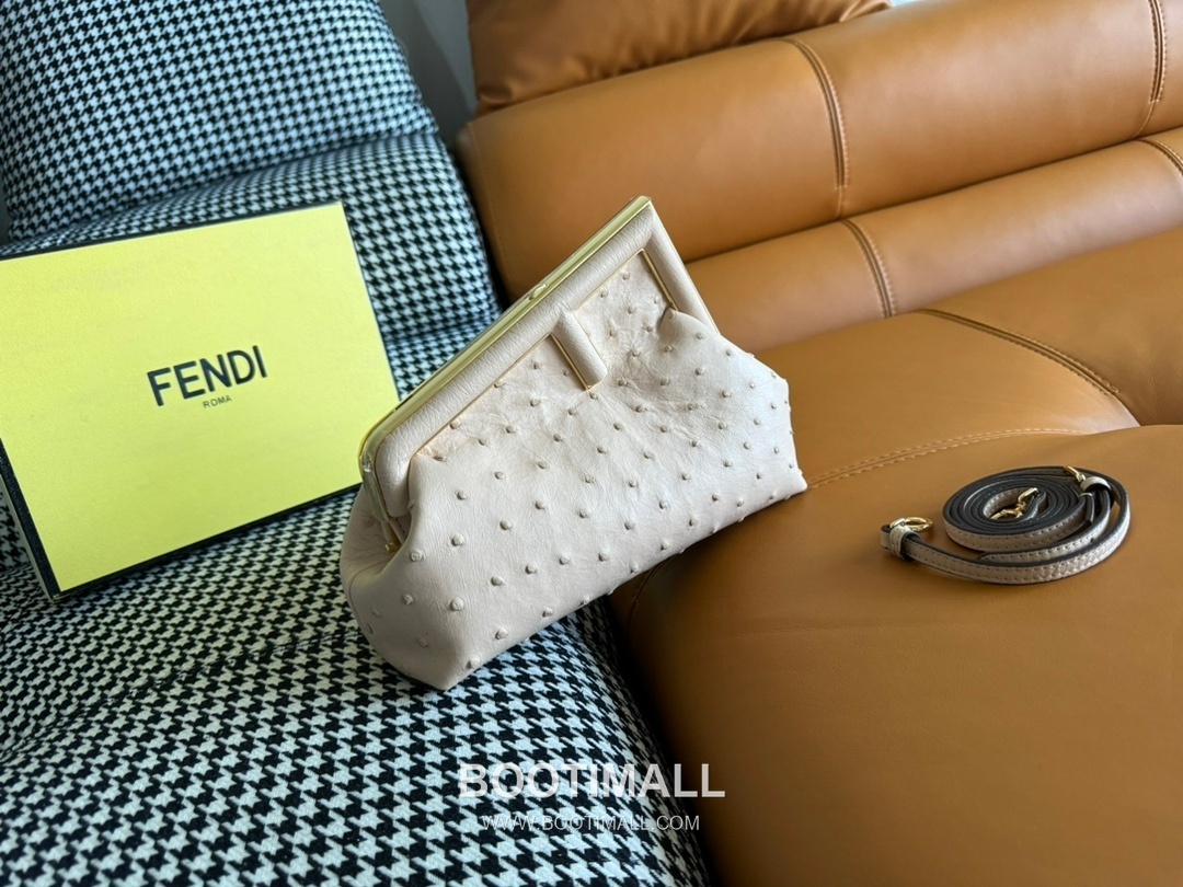 Fendi First Ostrich Leather Small Bag 펜디 퍼스트 오스트리치 가죽 스몰 토트 클러치백 129M200 26cm 2