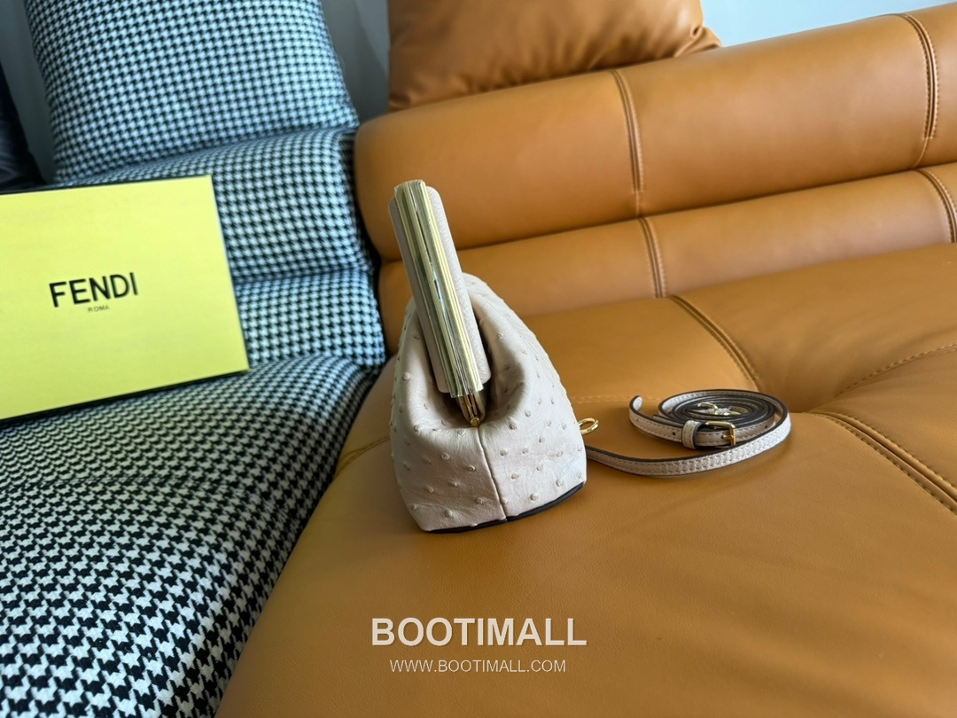Fendi First Ostrich Leather Small Bag 펜디 퍼스트 오스트리치 가죽 스몰 토트 클러치백 129M200 26cm 3