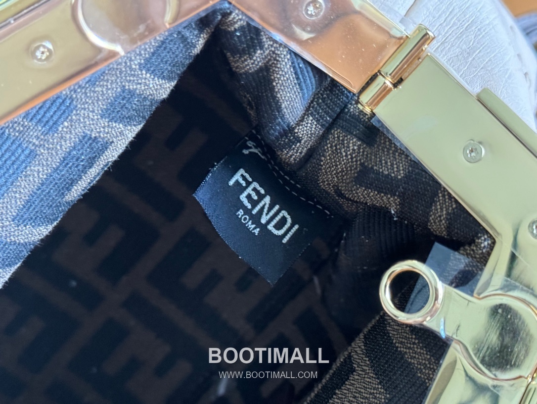 Fendi First Ostrich Leather Small Bag 펜디 퍼스트 오스트리치 가죽 스몰 토트 클러치백 129M200 26cm 9