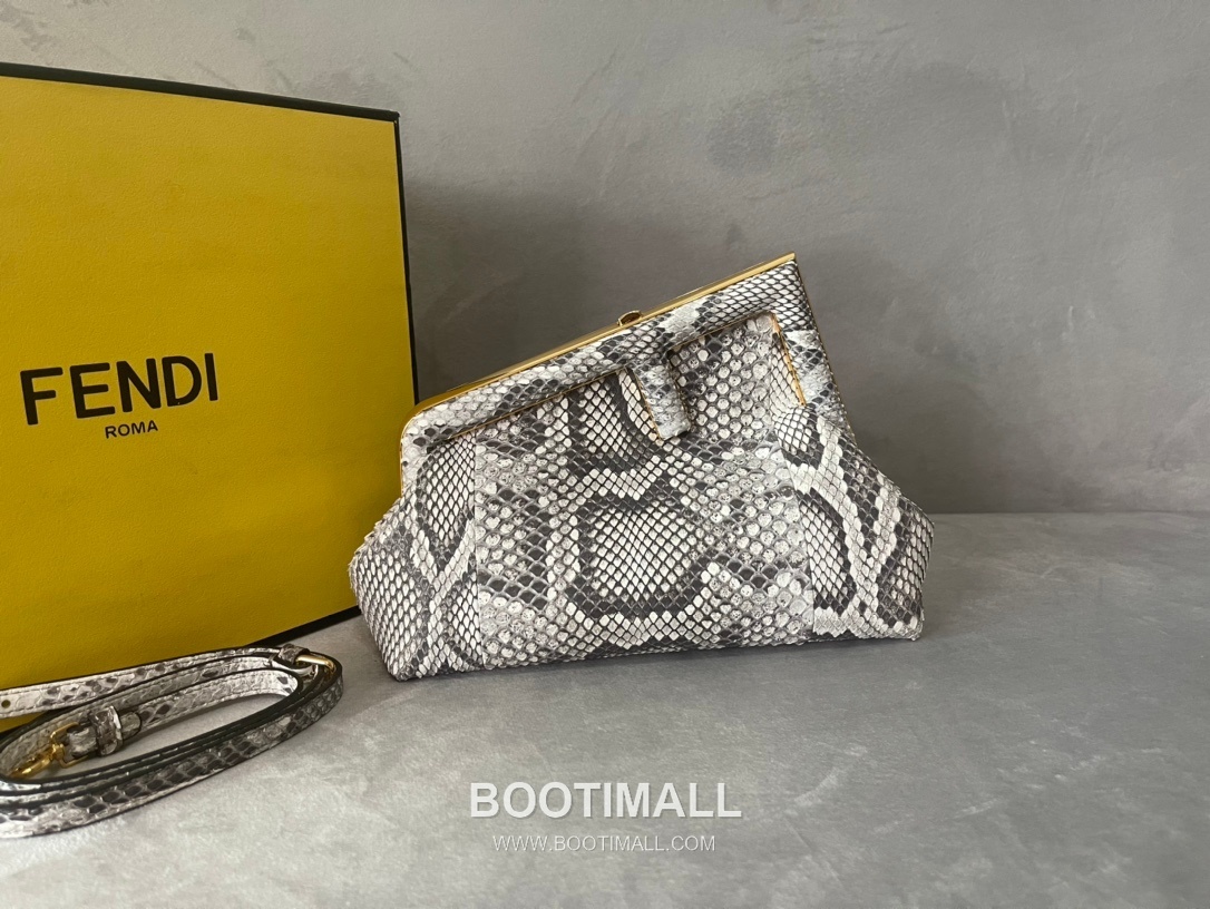 Fendi First Python Leather Small Bag 펜디 퍼스트 파이톤 가죽 스몰 토트 클러치백 129M190 26cm 2