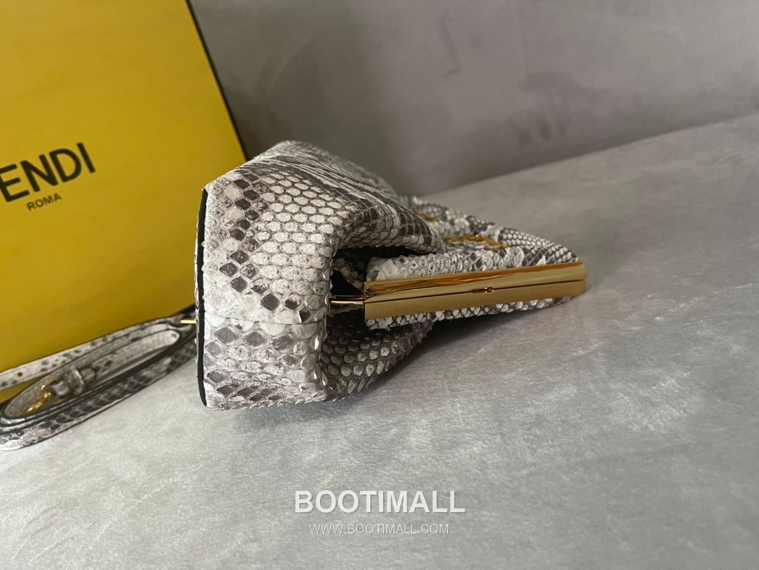 Fendi First Python Leather Small Bag 펜디 퍼스트 파이톤 가죽 스몰 토트 클러치백 129M190 26cm 4