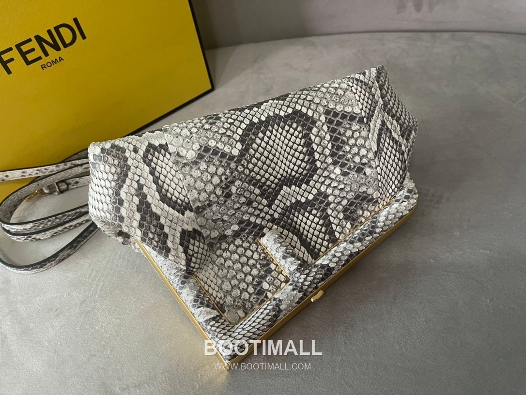 Fendi First Python Leather Small Bag 펜디 퍼스트 파이톤 가죽 스몰 토트 클러치백 129M190 26cm 8