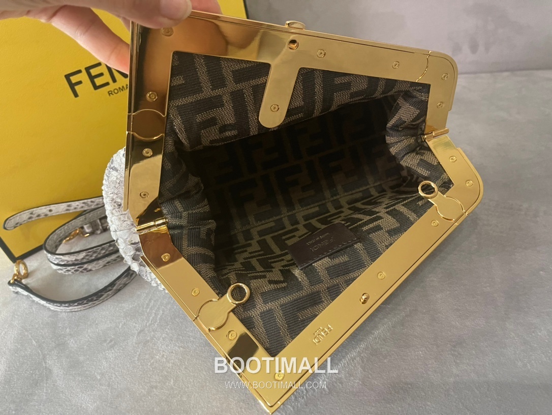 Fendi First Python Leather Small Bag 펜디 퍼스트 파이톤 가죽 스몰 토트 클러치백 129M190 26cm 9
