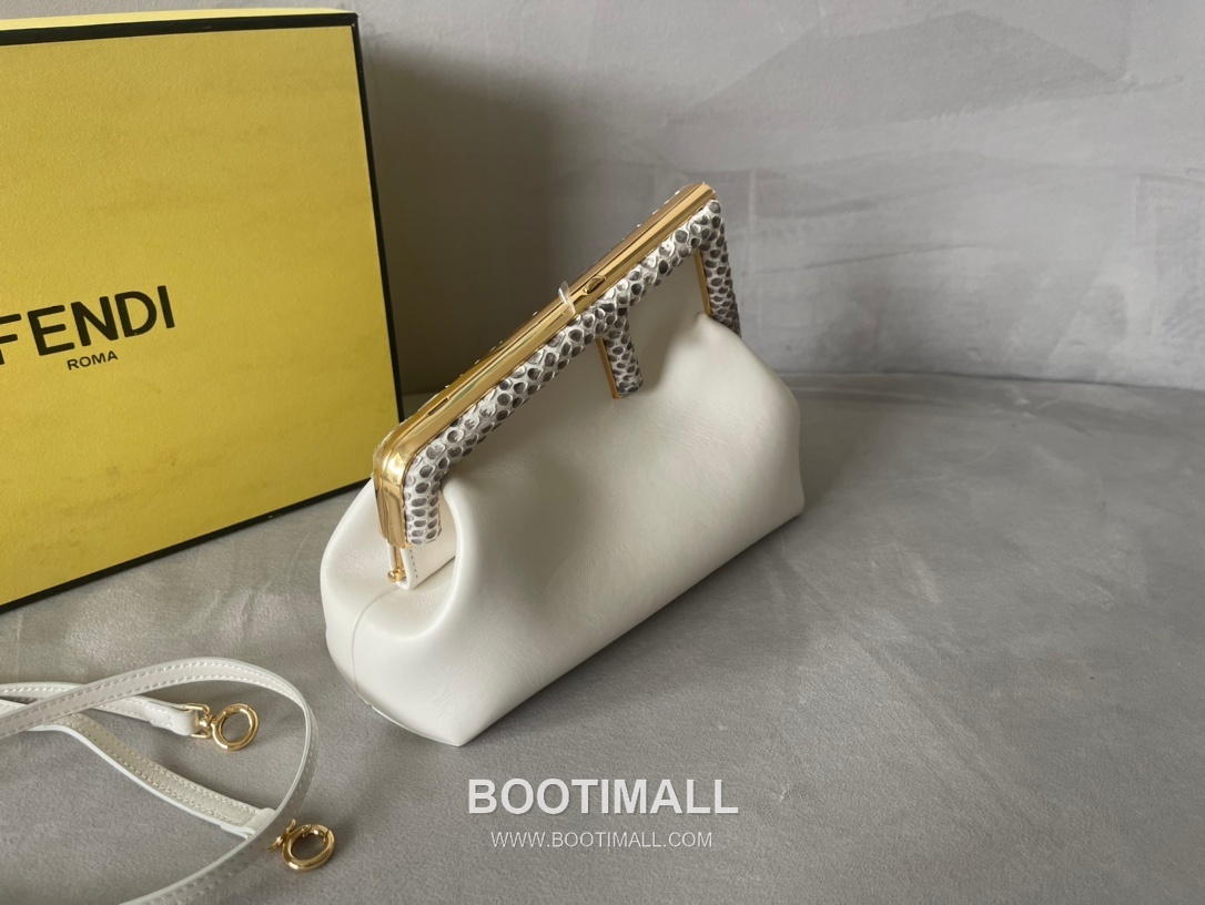 Fendi First Nappa Leather Python Detail Small Bag 펜디 퍼스트 나파 가죽 파이톤 디테일 스몰 토트 클러치백 129M98 26cm 3