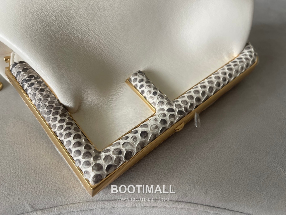 Fendi First Nappa Leather Python Detail Small Bag 펜디 퍼스트 나파 가죽 파이톤 디테일 스몰 토트 클러치백 129M98 26cm 6