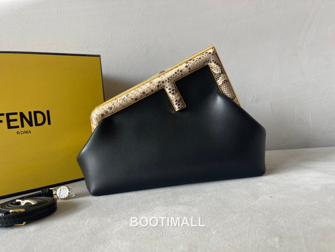 Fendi First Nappa Leather Python Detail Small Bag 펜디 퍼스트 나파 가죽 파이톤 디테일 스몰 토트 클러치백 129M98 26cm 1