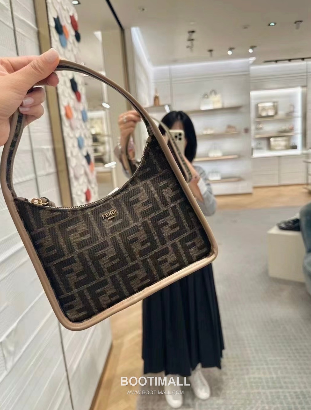 Fendi Fendessence FF Jacquard Crescent Fabric Brown Shoulder Bag 펜디 펜데센스 FF 자카드 크레센트 패브릭 브라운 숄더백 28cm 1