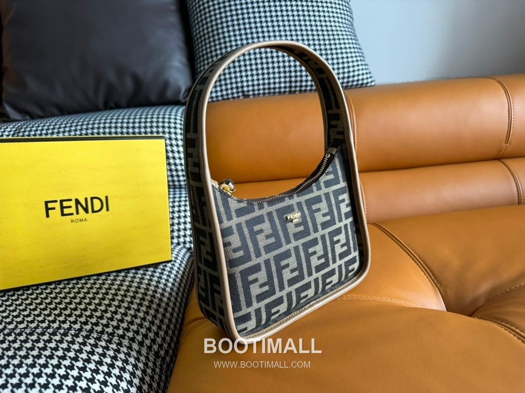 Fendi Fendessence FF Jacquard Crescent Fabric Brown Shoulder Bag 펜디 펜데센스 FF 자카드 크레센트 패브릭 브라운 숄더백 28cm 7