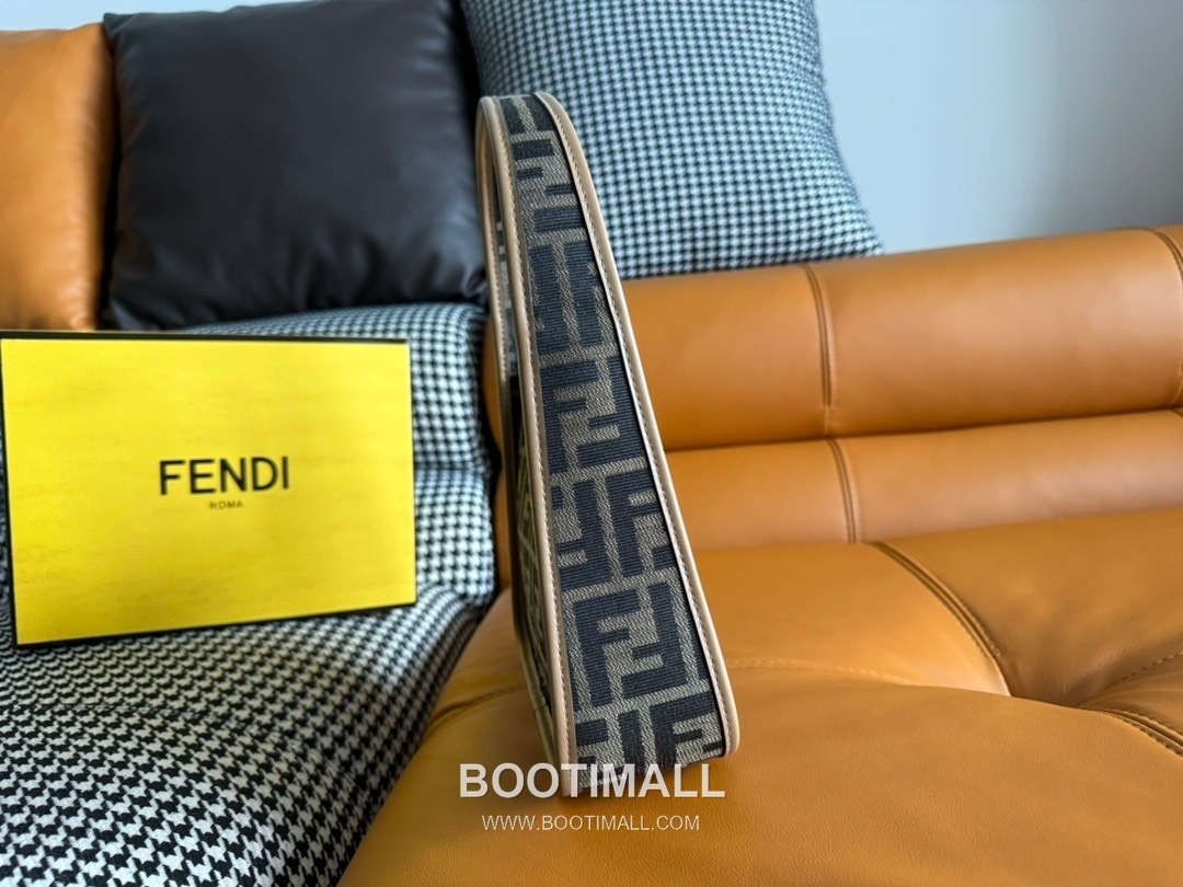 Fendi Fendessence FF Jacquard Crescent Fabric Brown Shoulder Bag 펜디 펜데센스 FF 자카드 크레센트 패브릭 브라운 숄더백 28cm 8