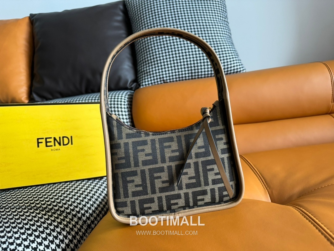 Fendi Fendessence FF Jacquard Crescent Fabric Brown Shoulder Bag 펜디 펜데센스 FF 자카드 크레센트 패브릭 브라운 숄더백 28cm 9