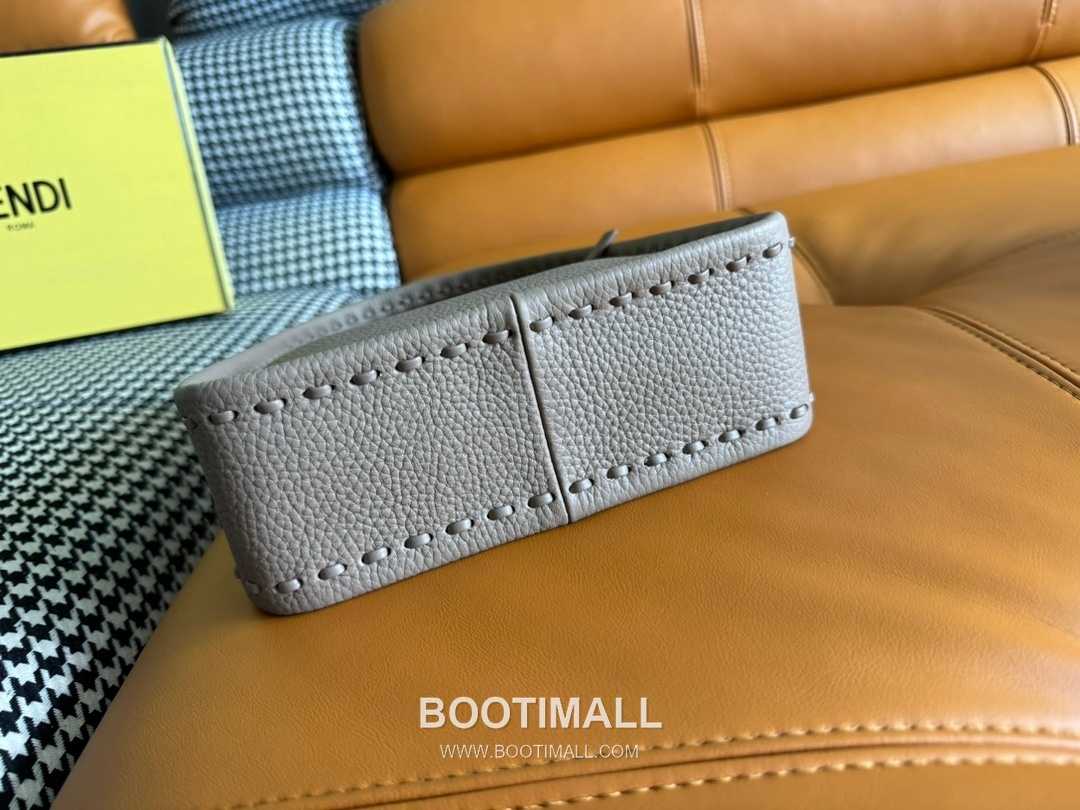 Fendi Fendessence Cuoio Romano Leather Crescent Bag 펜디 펜데센스 쿠오이오 로마노 가죽 크레센트 숄더백 094M68 28cm 5