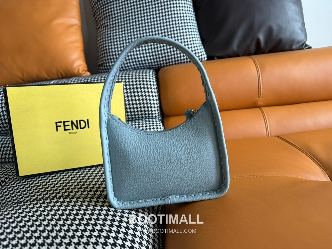 Fendi Fendessence Cuoio Romano Leather Crescent Bag 펜디 펜데센스 쿠오이오 로마노 가죽 크레센트 숄더백 094M68 28cm 4