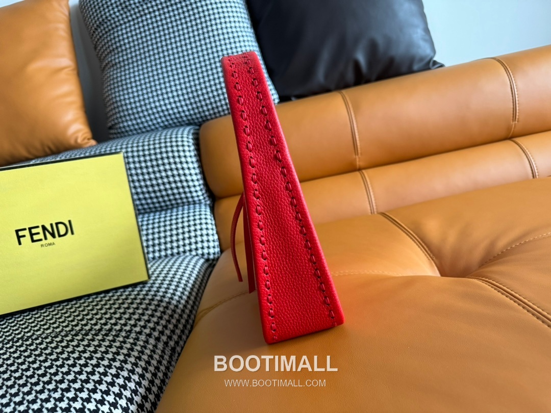 Fendi Fendessence Cuoio Romano Leather Crescent Bag 펜디 펜데센스 쿠오이오 로마노 가죽 크레센트 숄더백 094M68 28cm 3