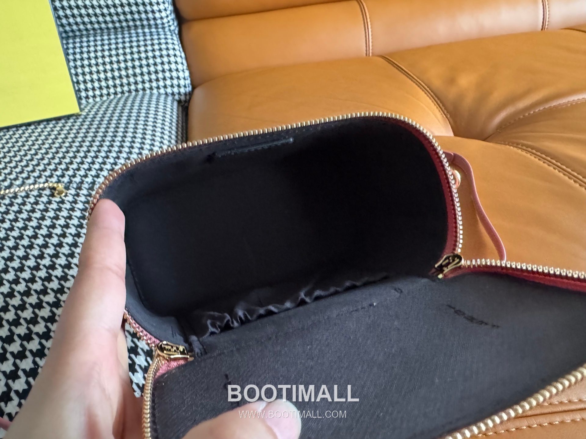 Fendi FF Embossed Nappa Leather Vanity Mini Bag 펜디 FF 엠보스 나파 가죽 바니티 미니 토트 크로스백 108M73 16cm 8