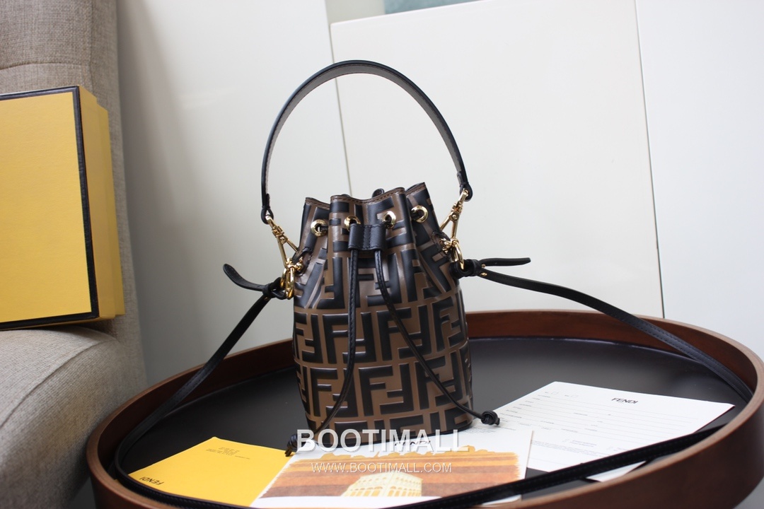 Fendi Mon Trésor FF Embossed Calfskin Bucket Bag 펜디 몽 트레조르 FF 엠보스 카프스킨 버킷백 183M65 18cm 2