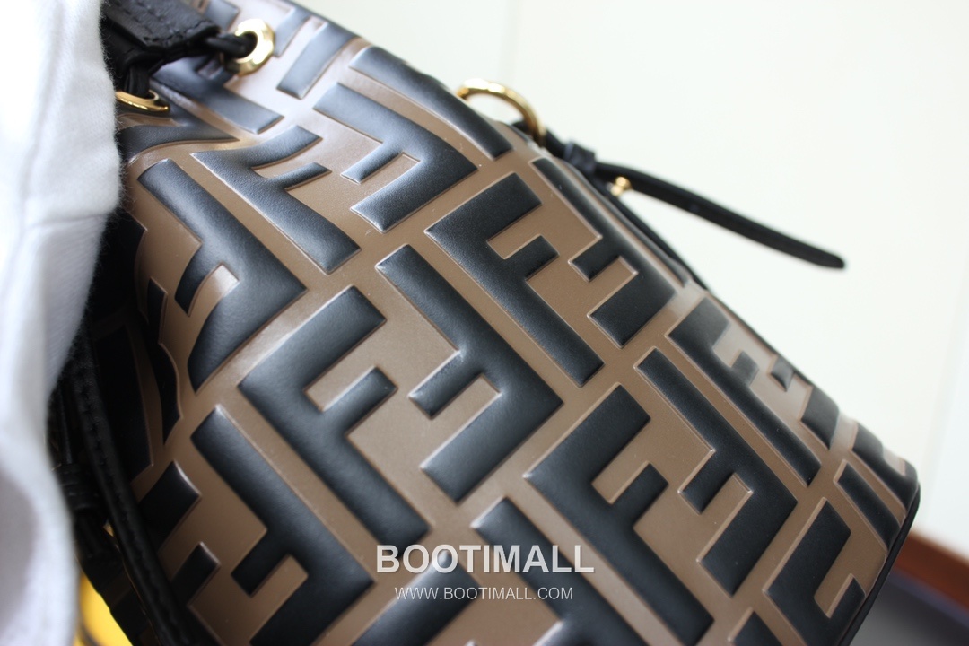Fendi Mon Trésor FF Embossed Calfskin Bucket Bag 펜디 몽 트레조르 FF 엠보스 카프스킨 버킷백 183M65 18cm 6