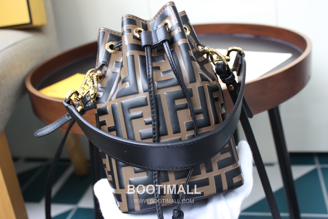 Fendi Mon Trésor FF Embossed Calfskin Bucket Bag 펜디 몽 트레조르 FF 엠보스 카프스킨 버킷백 183M65 18cm 9