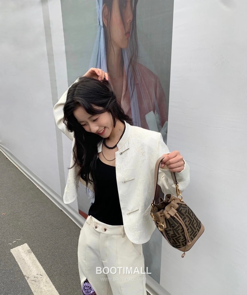 Fendi Mon Tresor Jacquard FF Fabric Brown Bucket Bag 펜디 몬 트레조 자카드 FF 패브릭 브라운 버킷백 18cm 1