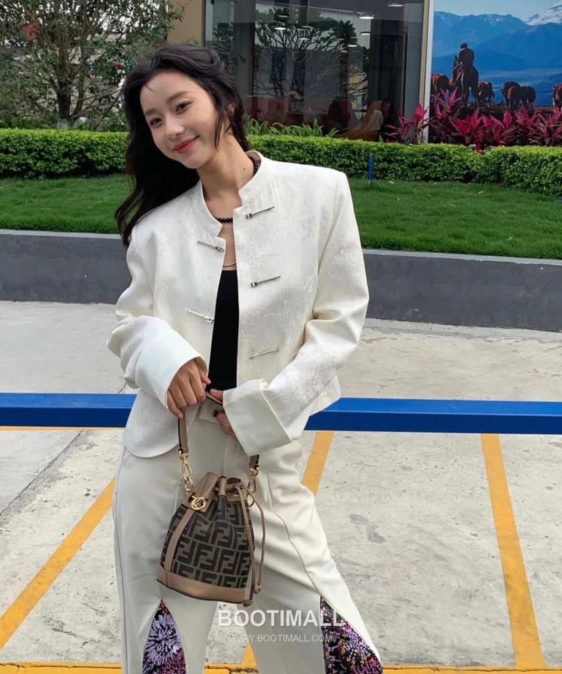 Fendi Mon Tresor Jacquard FF Fabric Brown Bucket Bag 펜디 몬 트레조 자카드 FF 패브릭 브라운 버킷백 18cm 2