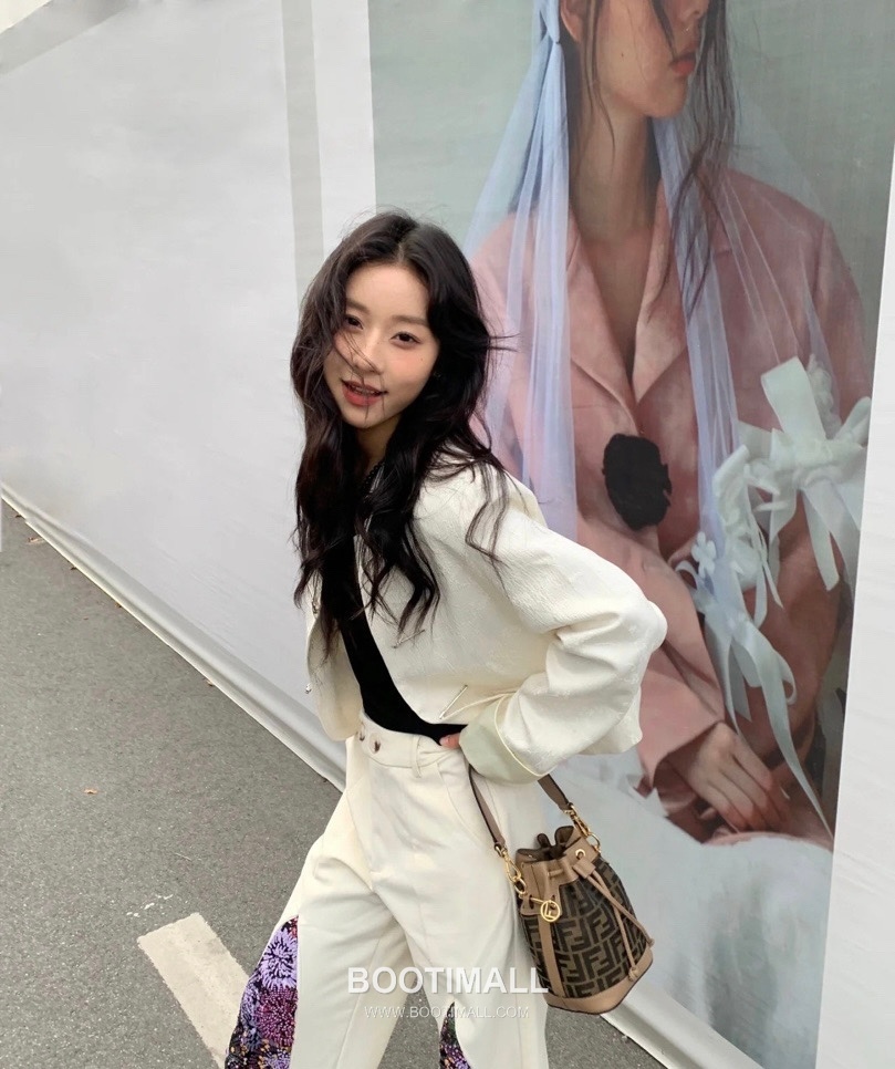 Fendi Mon Tresor Jacquard FF Fabric Brown Bucket Bag 펜디 몬 트레조 자카드 FF 패브릭 브라운 버킷백 18cm 3