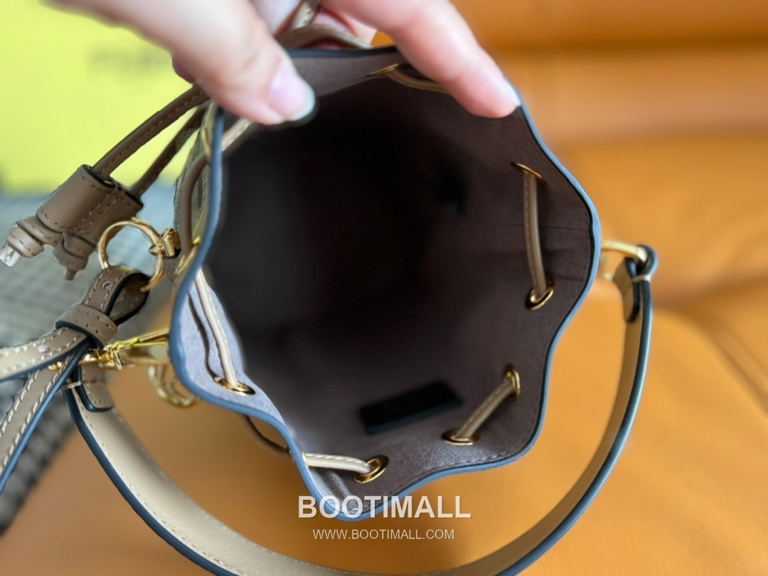 Fendi Mon Tresor Jacquard FF Fabric Brown Bucket Bag 펜디 몬 트레조 자카드 FF 패브릭 브라운 버킷백 18cm 16