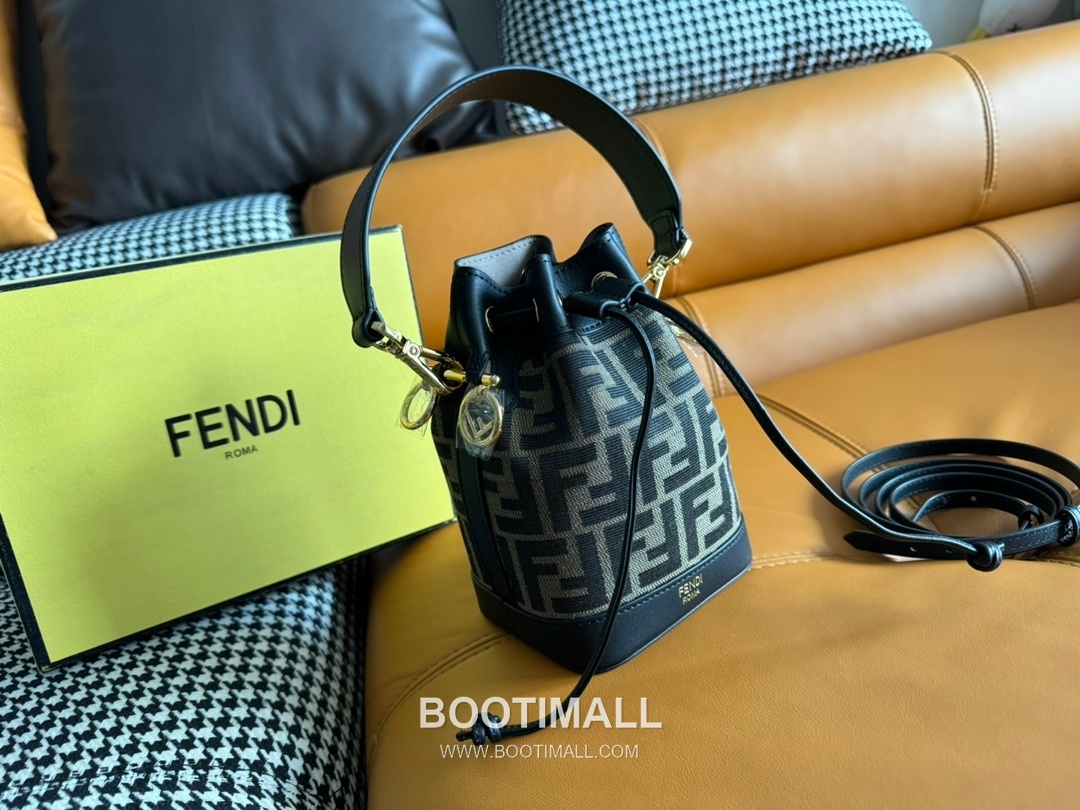 Fendi Mon Trésor FF Embossed Calfskin Bucket Bag 펜디 몽 트레조르 FF 엠보스 카프스킨 버킷백 183M65 18cm 2