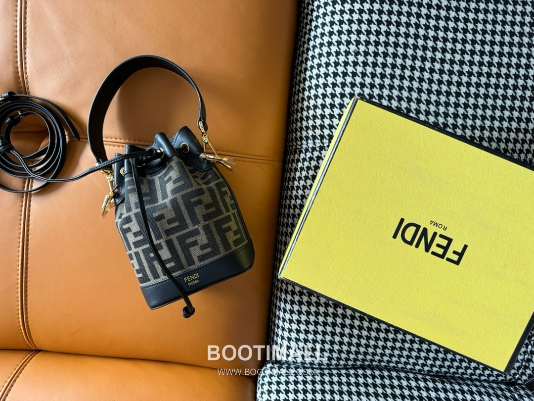 Fendi Mon Trésor FF Embossed Calfskin Bucket Bag 펜디 몽 트레조르 FF 엠보스 카프스킨 버킷백 183M65 18cm 6