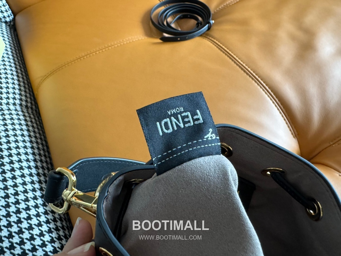 Fendi Mon Trésor FF Embossed Calfskin Bucket Bag 펜디 몽 트레조르 FF 엠보스 카프스킨 버킷백 183M65 18cm 9