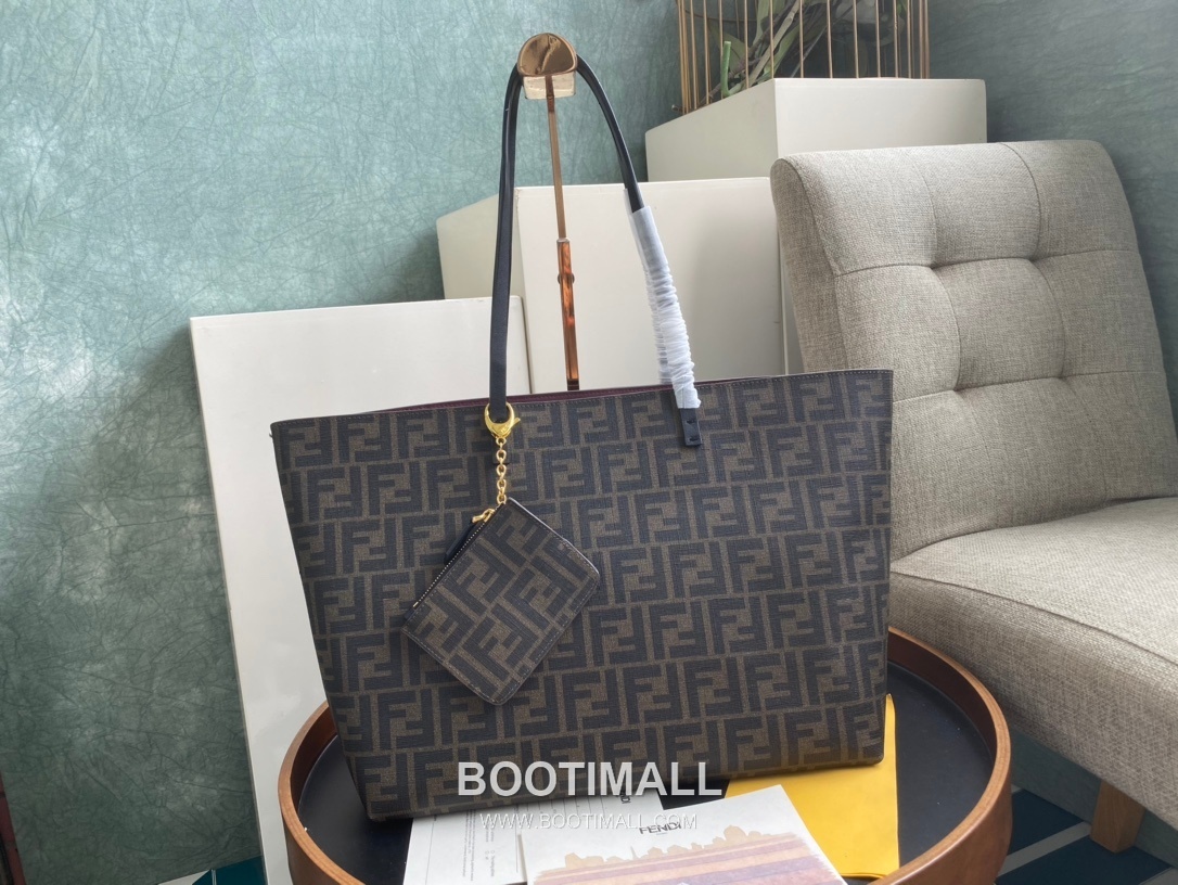 Fendi Roll Bags FF Leather Large Shopping Tote 펜디 롤백 FF 가죽 라지 쇼핑 토트백 80M58 35cm 1