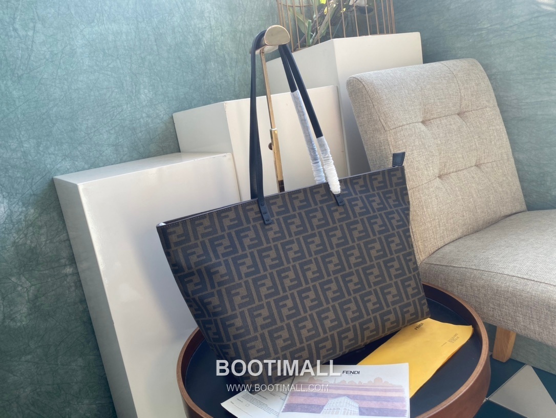 Fendi Roll Bags FF Leather Large Shopping Tote 펜디 롤백 FF 가죽 라지 쇼핑 토트백 80M58 35cm 2