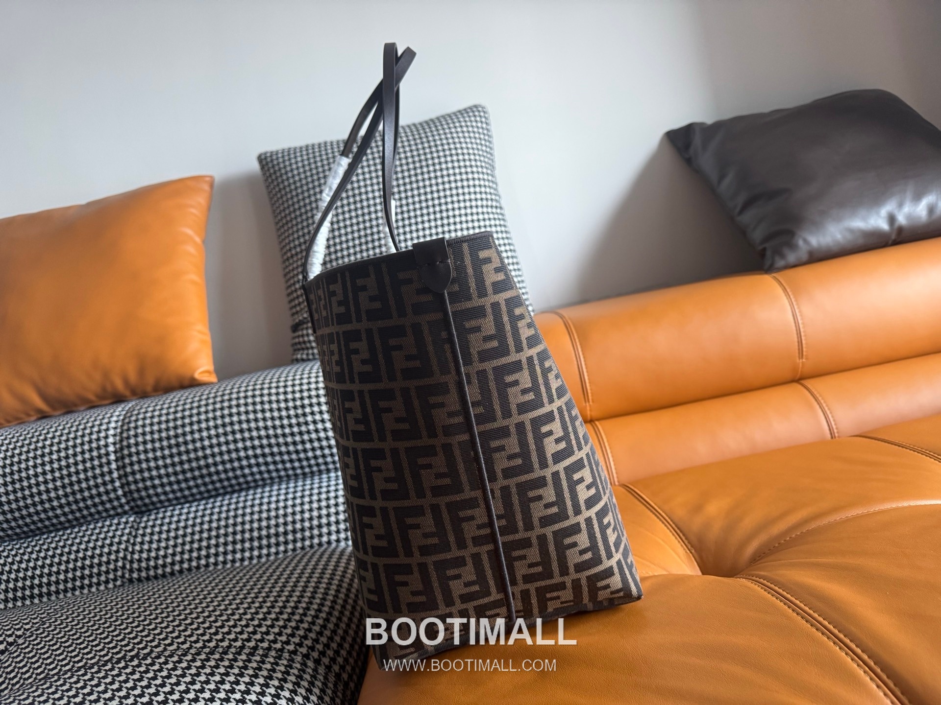 Fendi Pequin FF Reversible Jacquard Large Tote Bag 펜디 페퀸 FF 리버서블 자카드 라지 토트백 425M75 35cm 2