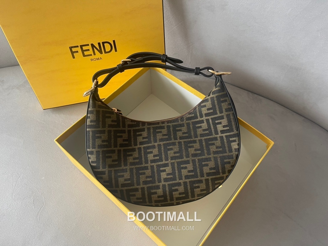 Fendi FF Canvas Trim Leather Crescent Small Shoulder Bag 펜디 FF 캔버스 트림 가죽 크레센트 스몰 숄더백 798M78 29cm 1