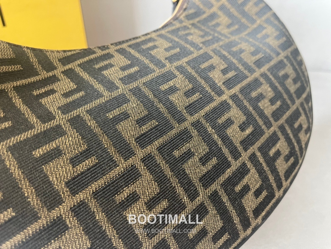 Fendi FF Canvas Trim Leather Crescent Small Shoulder Bag 펜디 FF 캔버스 트림 가죽 크레센트 스몰 숄더백 798M78 29cm 5