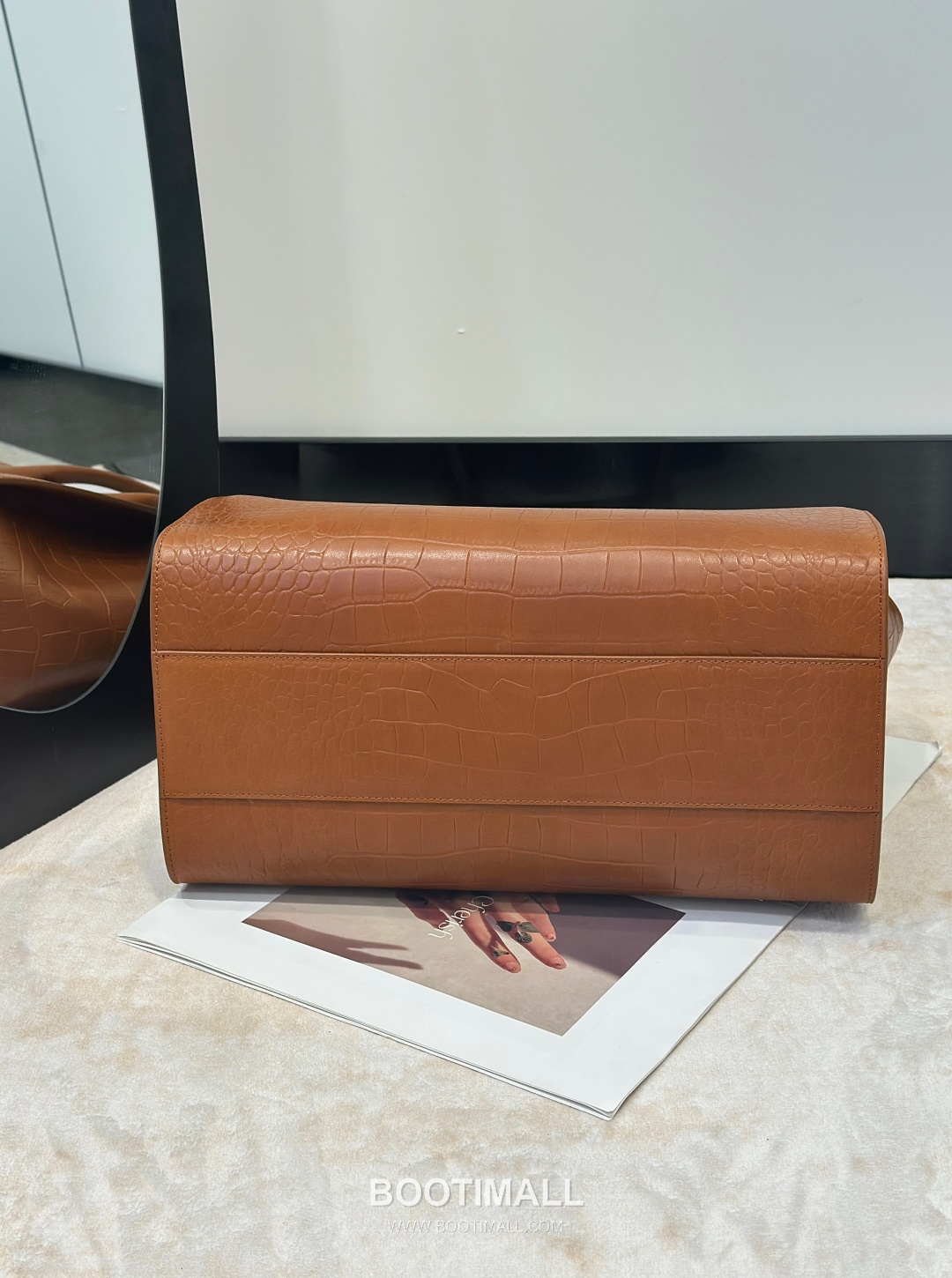 The Row Marlo 14 Crocodile Embossed Leather Tote Bag 더로우 마를로 14 크로커다일 엠보스 가죽 토트백 8823 36cm 4