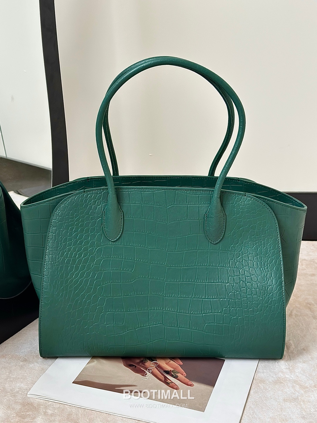 The Row Marlo 14 Crocodile Embossed Leather Tote Bag 더로우 마를로 14 크로커다일 엠보스 가죽 토트백 8823 36cm 2