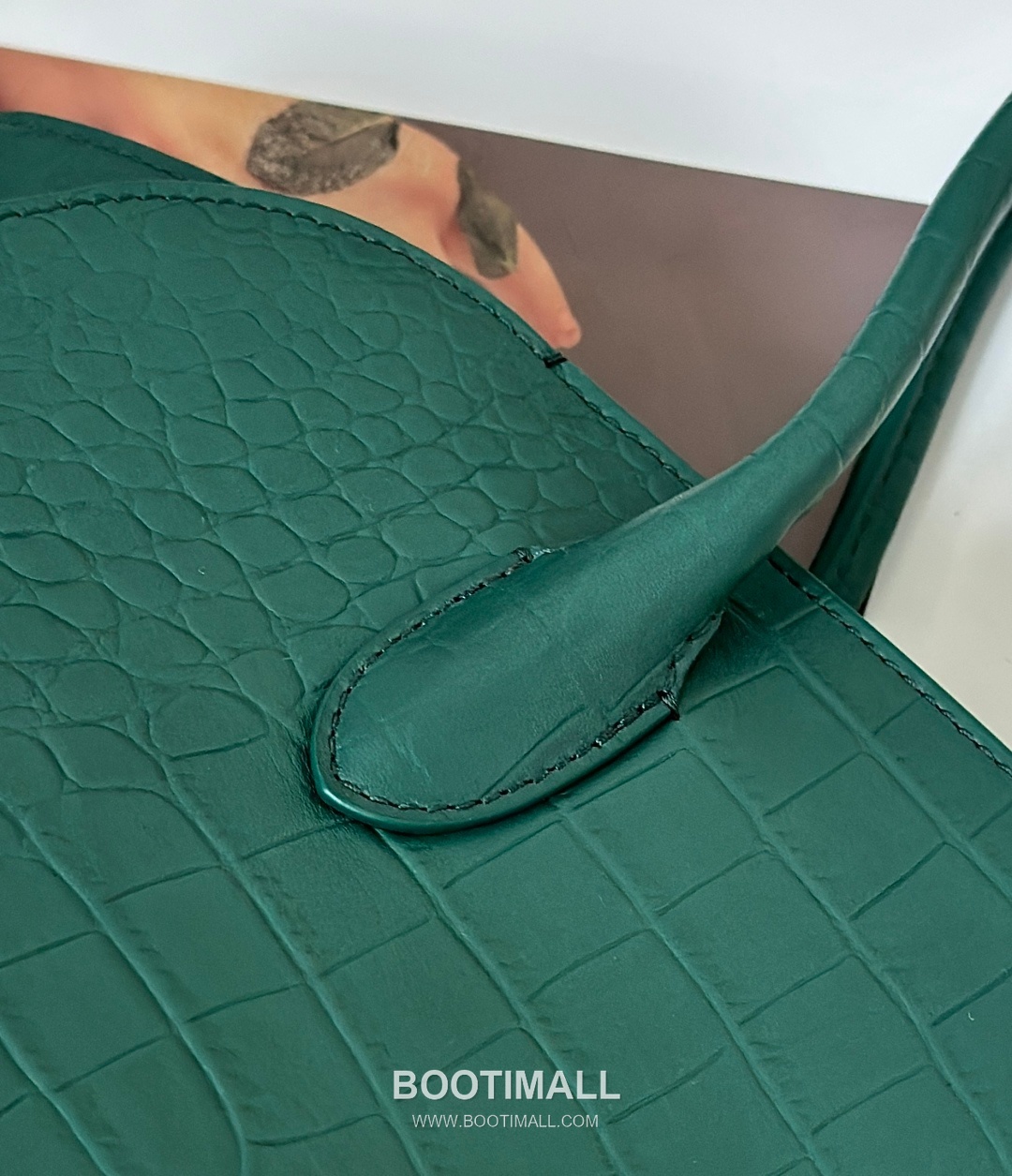 The Row Marlo 14 Crocodile Embossed Leather Tote Bag 더로우 마를로 14 크로커다일 엠보스 가죽 토트백 8823 36cm 5