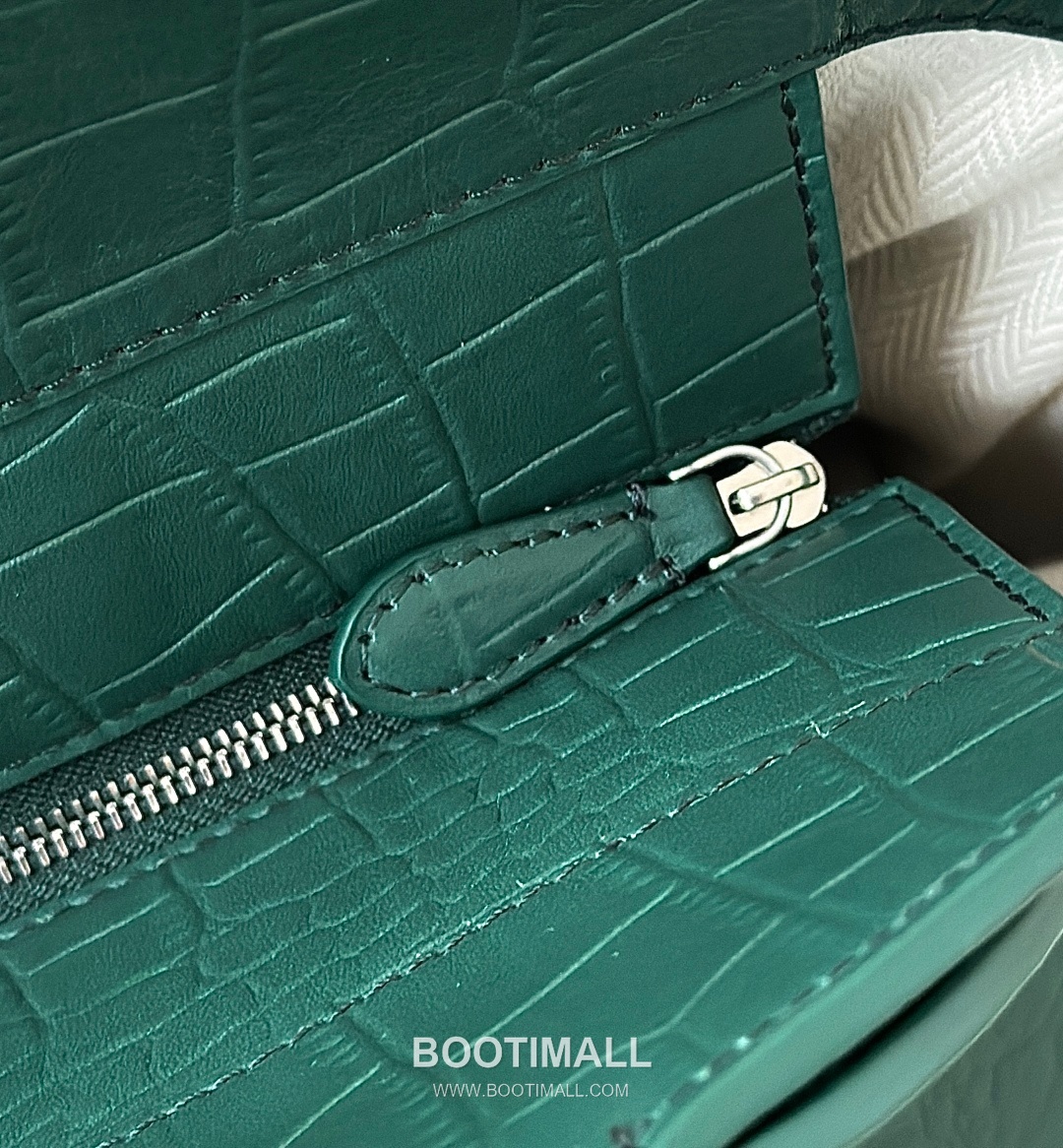 The Row Marlo 14 Crocodile Embossed Leather Tote Bag 더로우 마를로 14 크로커다일 엠보스 가죽 토트백 8823 36cm 7