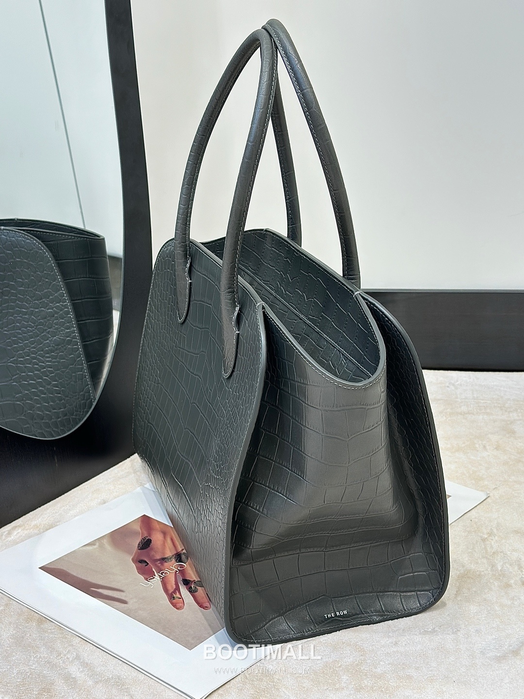 The Row Marlo 14 Crocodile Embossed Leather Tote Bag 더로우 마를로 14 크로커다일 엠보스 가죽 토트백 8823 36cm 3