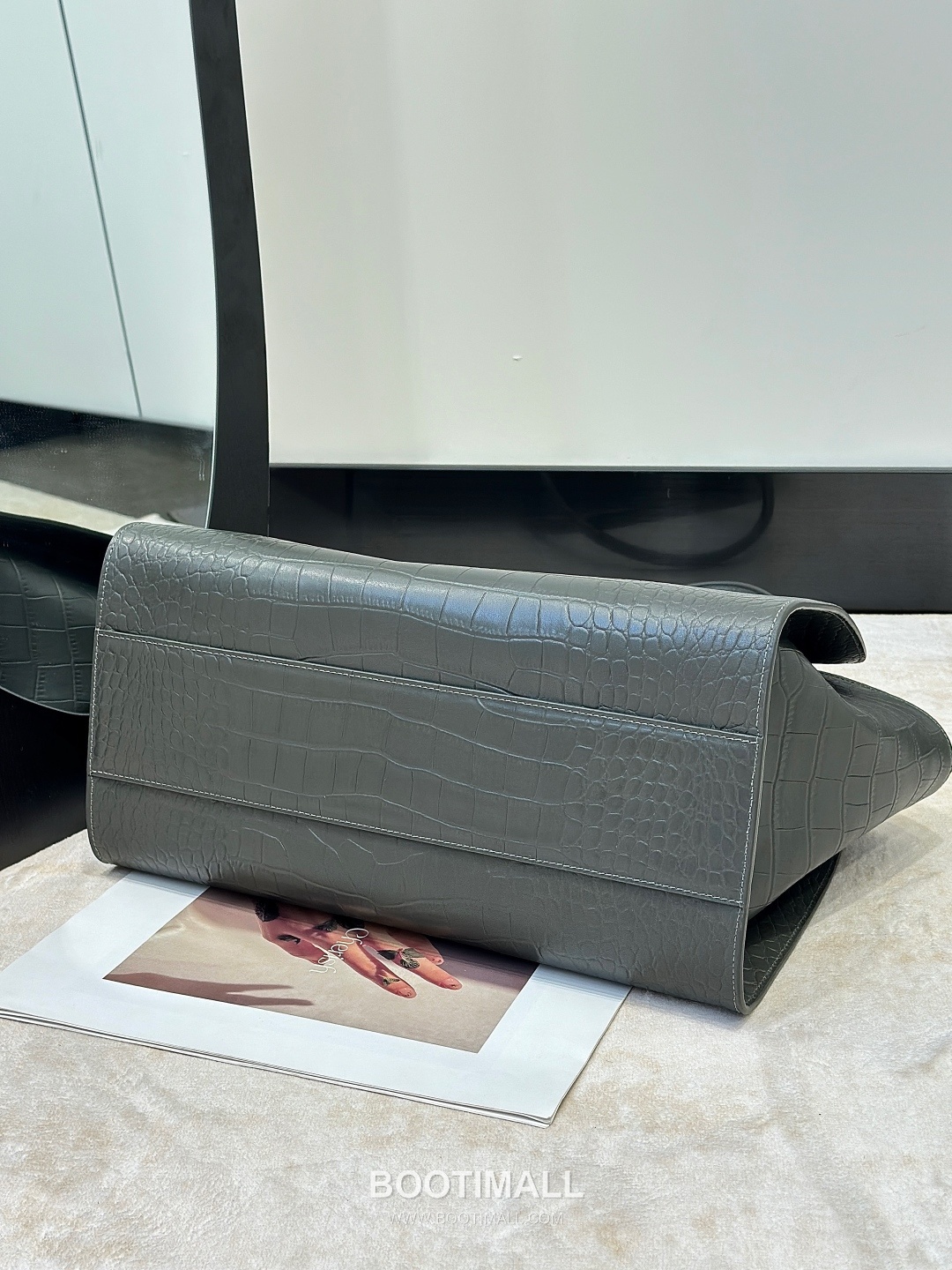 The Row Marlo 14 Crocodile Embossed Leather Tote Bag 더로우 마를로 14 크로커다일 엠보스 가죽 토트백 8823 36cm 4