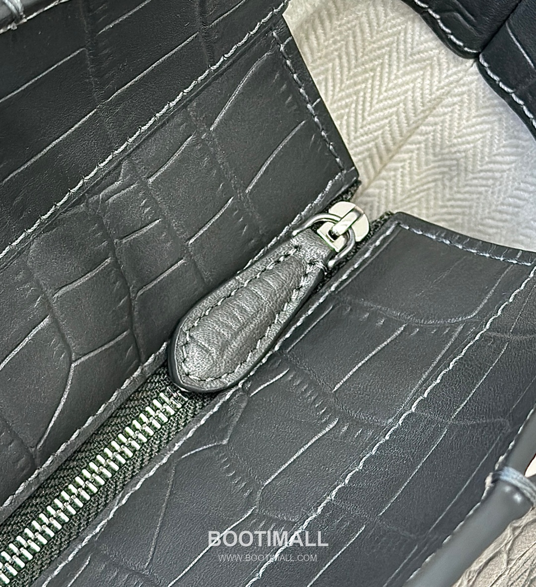 The Row Marlo 14 Crocodile Embossed Leather Tote Bag 더로우 마를로 14 크로커다일 엠보스 가죽 토트백 8823 36cm 7