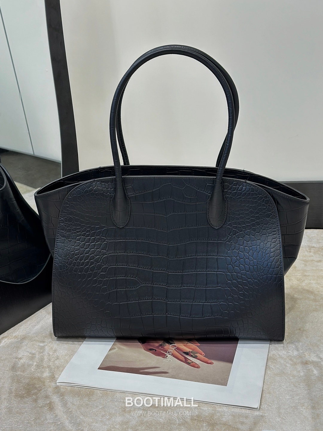 The Row Marlo 14 Crocodile Embossed Leather Tote Bag 더로우 마를로 14 크로커다일 엠보스 가죽 토트백 8823 36cm 2