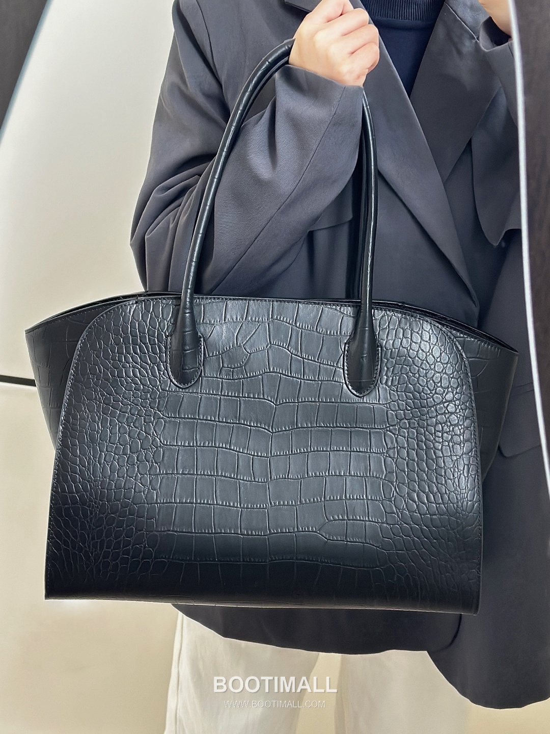 The Row Marlo 14 Crocodile Embossed Leather Tote Bag 더로우 마를로 14 크로커다일 엠보스 가죽 토트백 8823 36cm 14