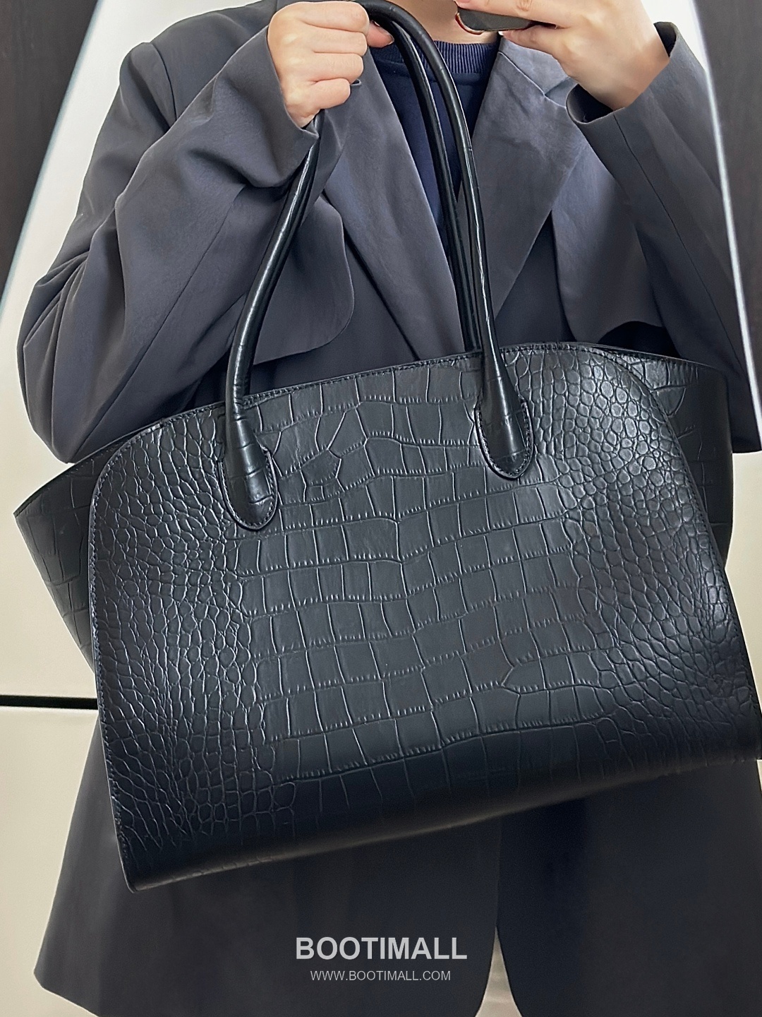 The Row Marlo 14 Crocodile Embossed Leather Tote Bag 더로우 마를로 14 크로커다일 엠보스 가죽 토트백 8823 36cm 15