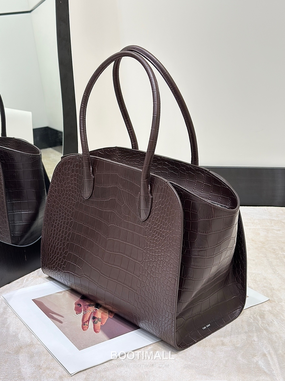 The Row Marlo 14 Crocodile Embossed Leather Tote Bag 더로우 마를로 14 크로커다일 엠보스 가죽 토트백 8823 36cm 3
