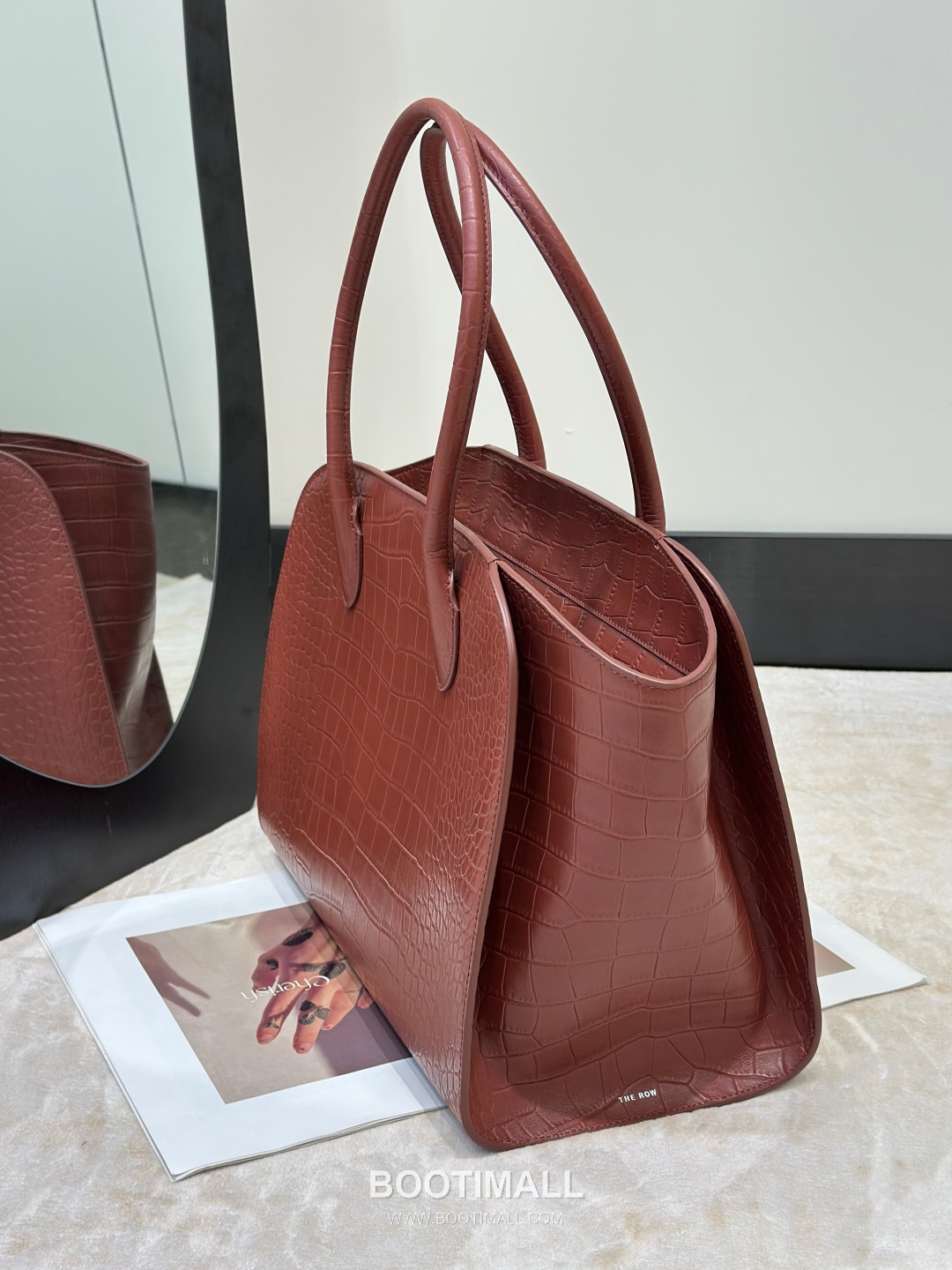 The Row Marlo 14 Crocodile Embossed Leather Tote Bag 더로우 마를로 14 크로커다일 엠보스 가죽 토트백 8823 36cm 2