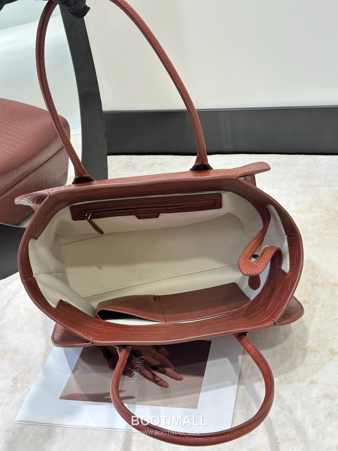 The Row Marlo 14 Crocodile Embossed Leather Tote Bag 더로우 마를로 14 크로커다일 엠보스 가죽 토트백 8823 36cm 9