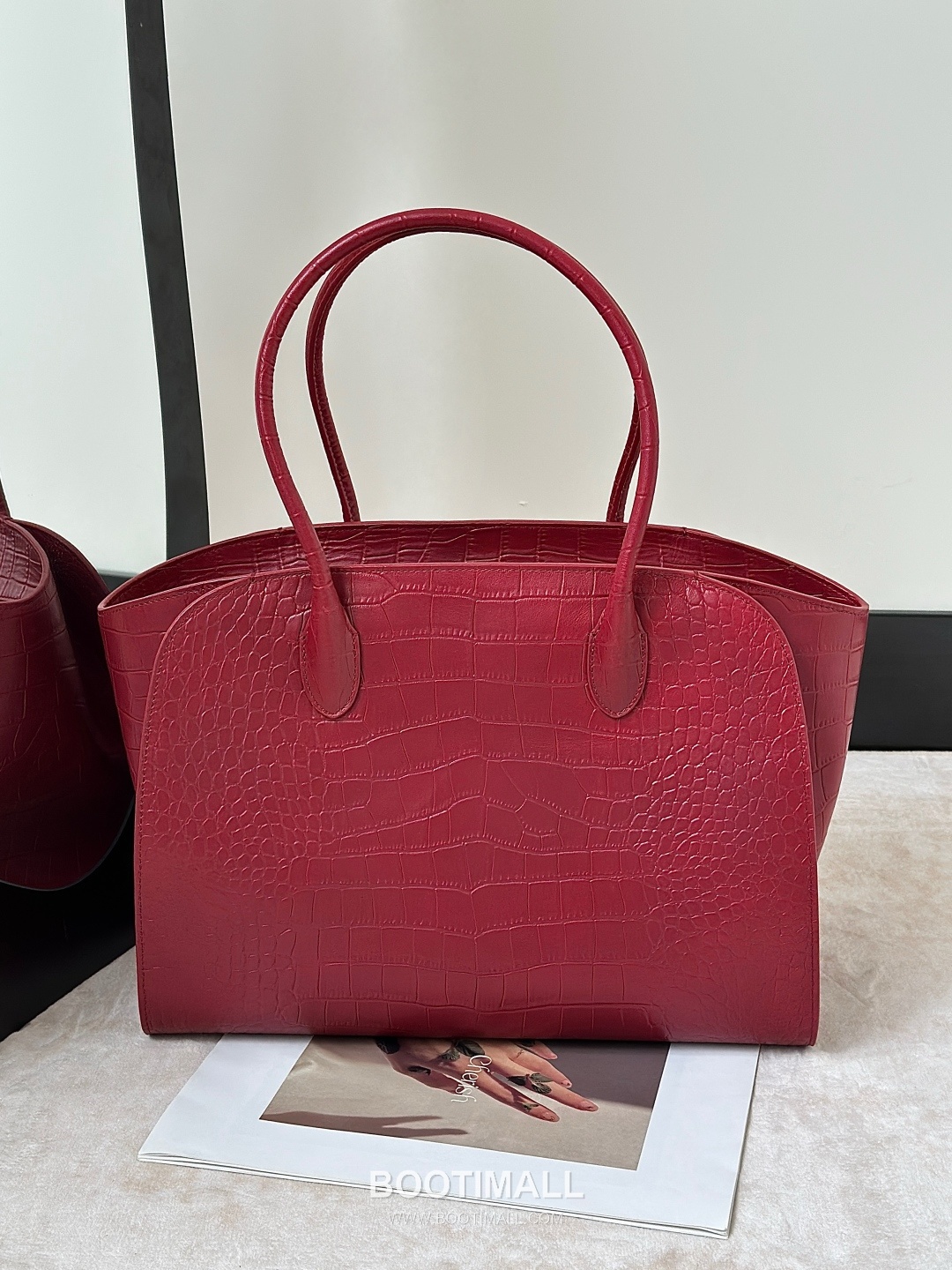 The Row Marlo 14 Crocodile Embossed Leather Tote Bag 더로우 마를로 14 크로커다일 엠보스 가죽 토트백 8823 36cm 2