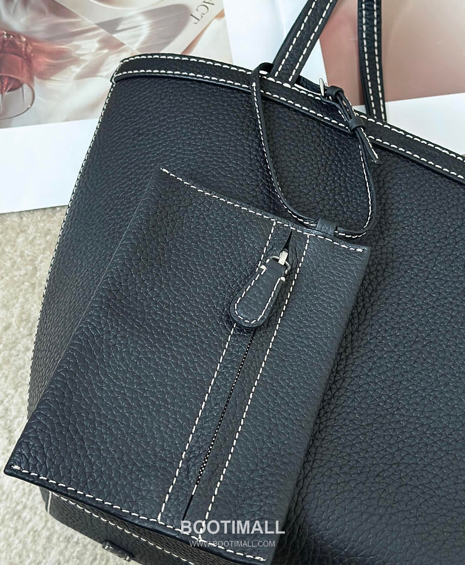 The Row Stitch Grained TC Cowhide Dark Tote Bag 마고 스티치 그레인드 TC 소가죽 다크 토트백 22cm 17