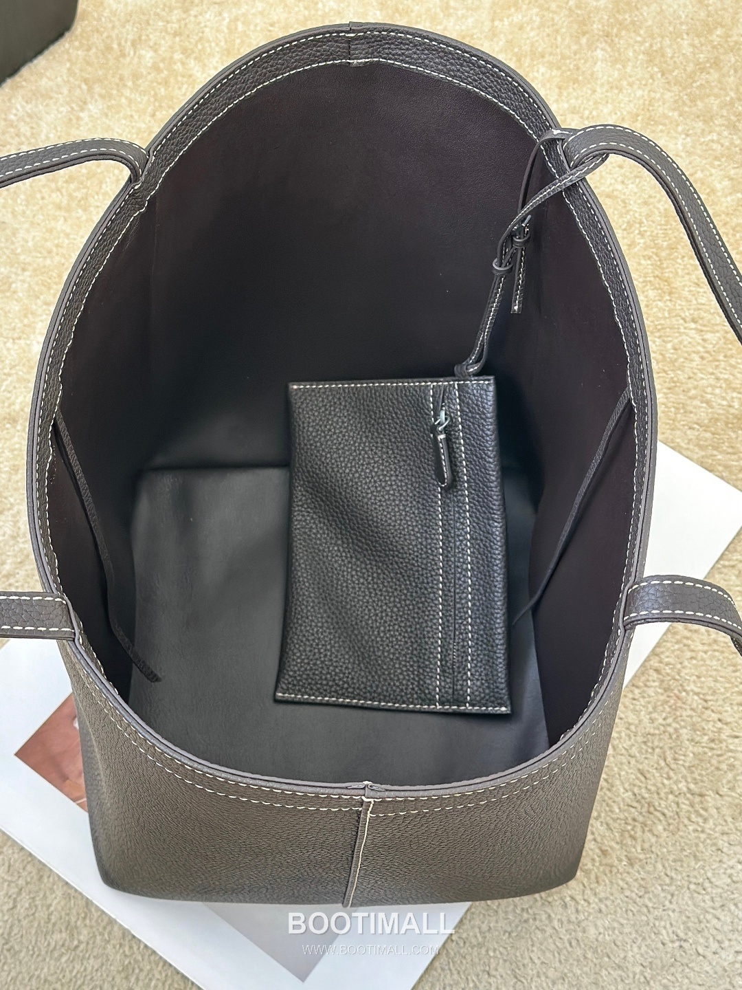 The Row Stitch TC Grained Cowhide Dark Tote Bag 마고 스티치 TC 리치패턴 소가죽 다크 토트백 30cm 14