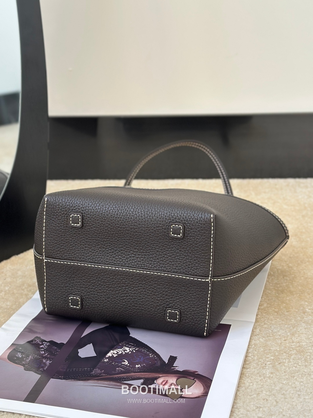 The Row Stitch TC Grained Cowhide Dark Tote Bag 마고 스티치 TC 리치패턴 소가죽 다크 토트백 30cm 18